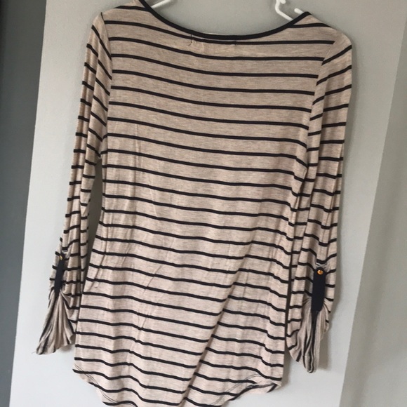 Stretchy comfortable tan and navy top - Picture 5 of 5